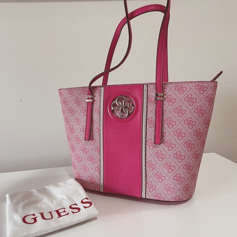 Guess pink Shoulder bag medium perfect condition